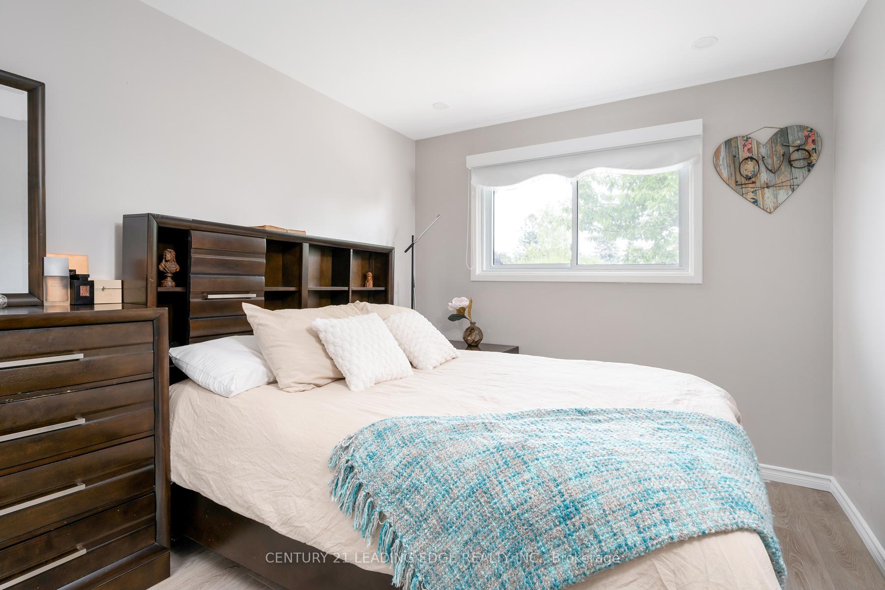 Photo 23 of 809 Sanok Drive, Pickering, West Shore — HOMEH