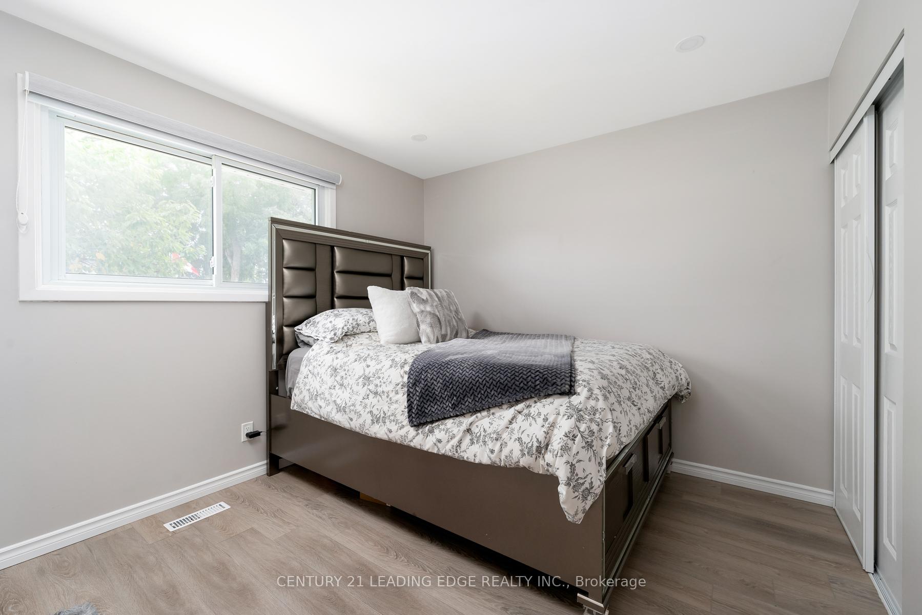 Photo 25 of 809 Sanok Drive, Pickering, West Shore — HOMEH