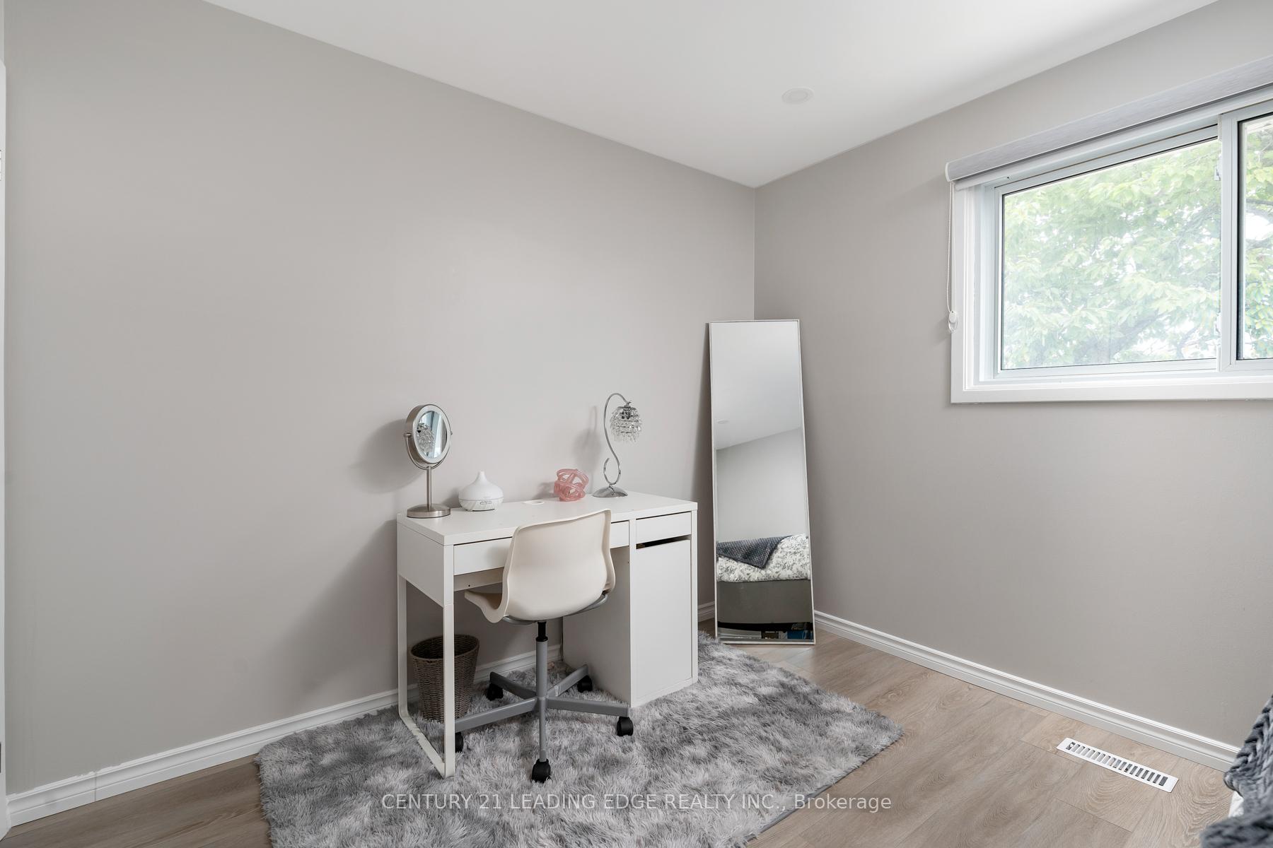 Photo 26 of 809 Sanok Drive, Pickering, West Shore — HOMEH