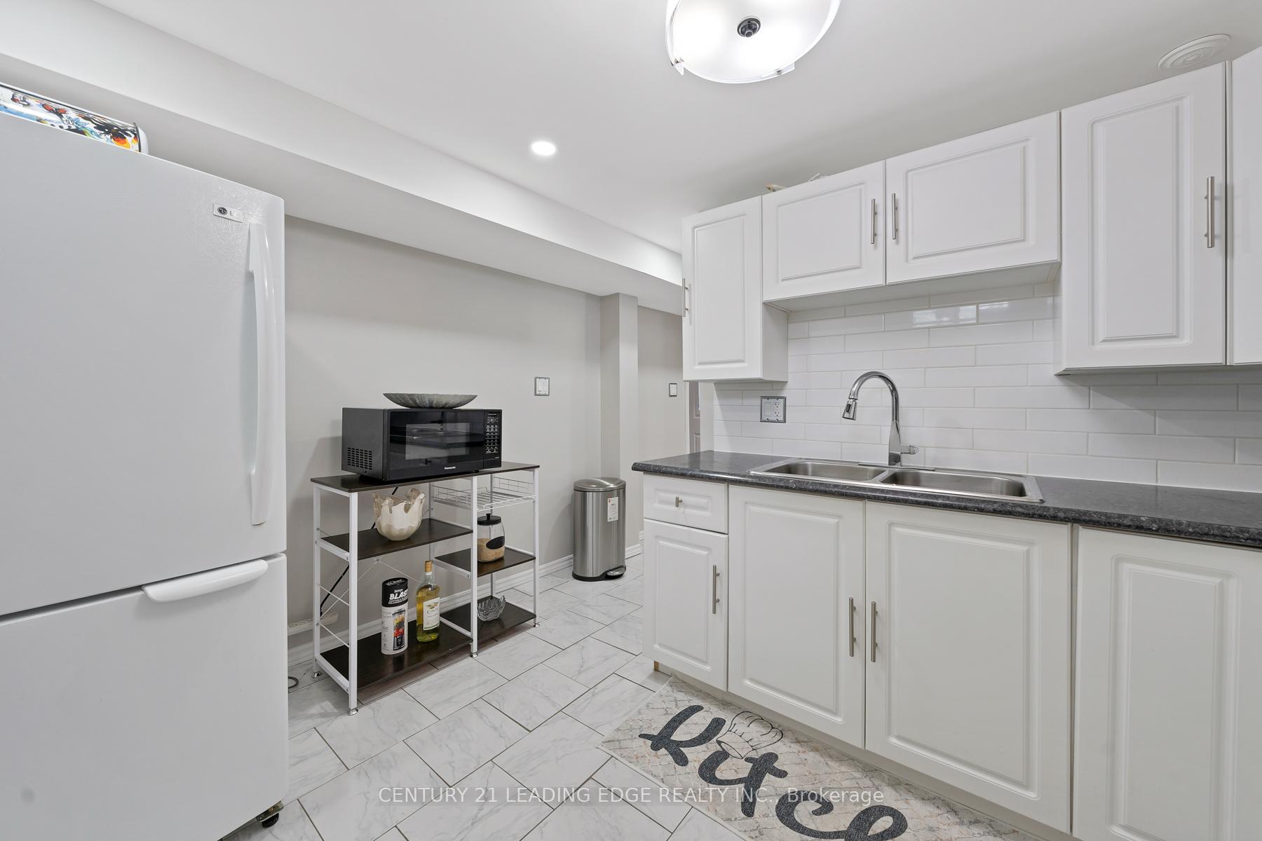 Photo 37 of 809 Sanok Drive, Pickering, West Shore — HOMEH