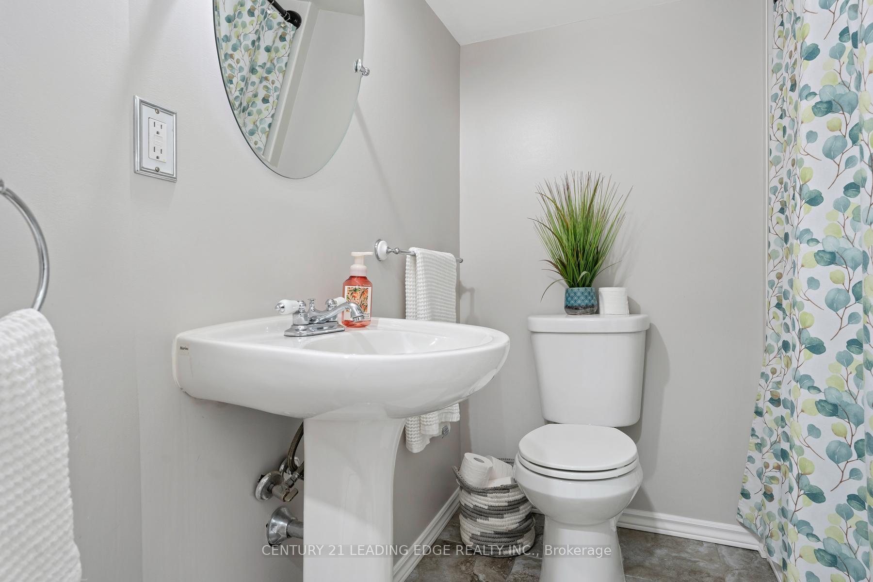 Photo 40 of 809 Sanok Drive, Pickering, West Shore — HOMEH