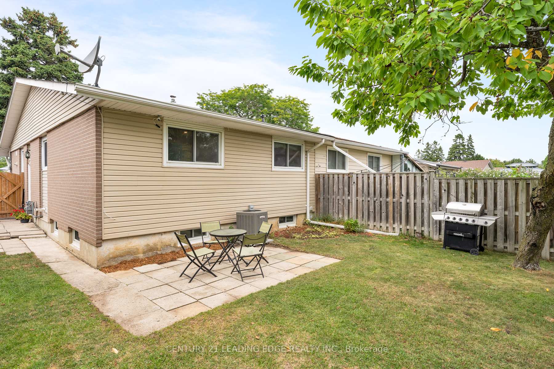 Photo 45 of 809 Sanok Drive, Pickering, West Shore — HOMEH