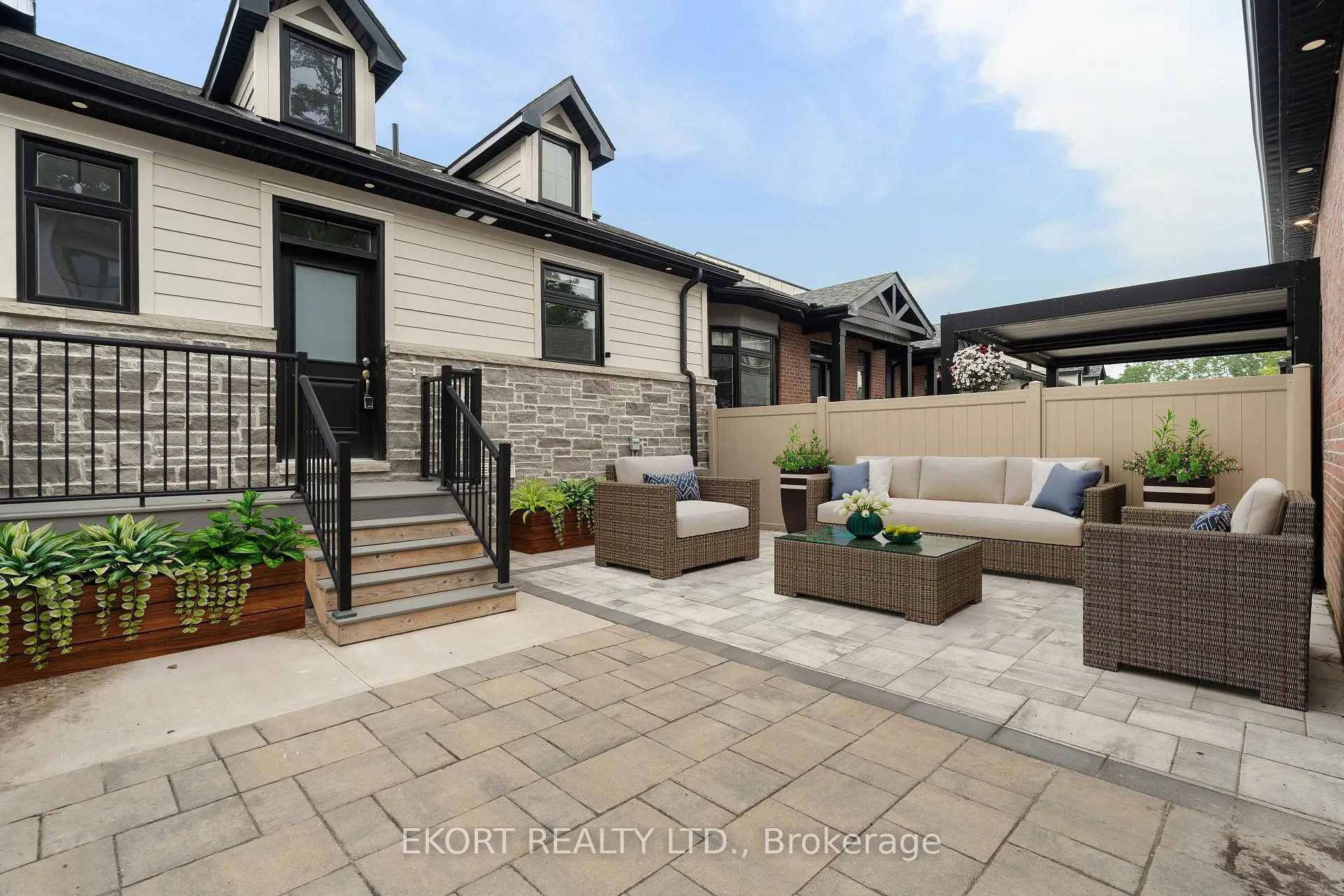 Photo 3 of 45 Bentley Crescent, Prince Edward County, South Marysburg Ward — HOMEH