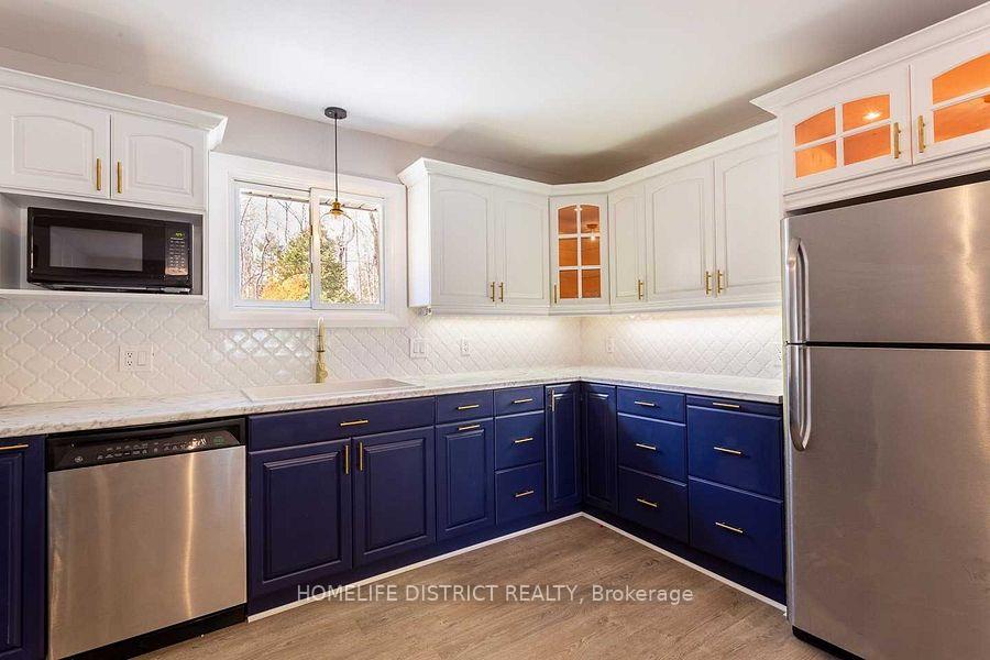 Photo 1 of 102 Parkview Road, Prince Edward County, Ameliasburg Ward — HOMEH