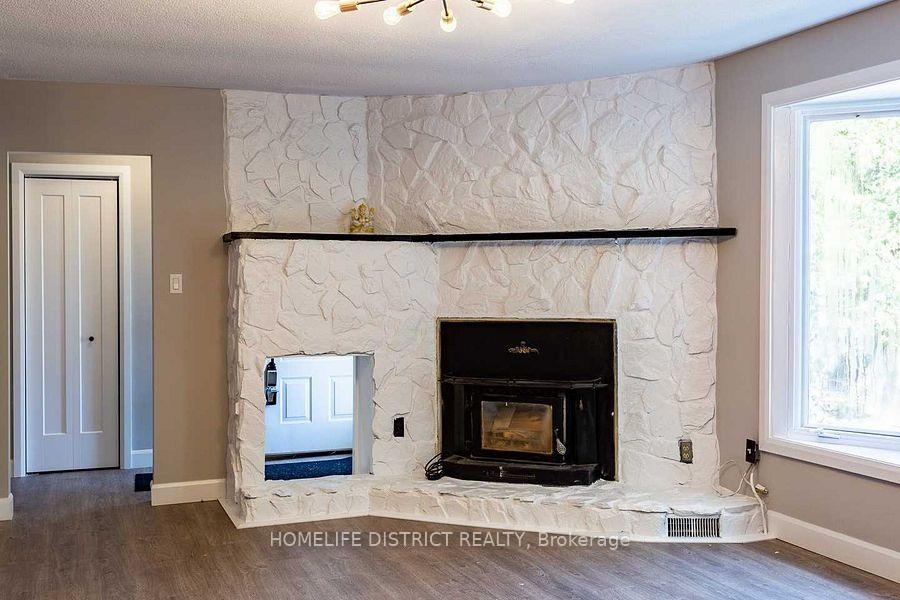 Photo 3 of 102 Parkview Road, Prince Edward County, Ameliasburg Ward — HOMEH