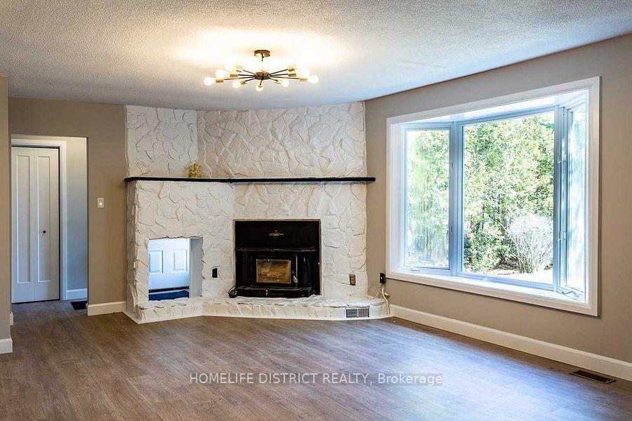 Photo 4 of 102 Parkview Road, Prince Edward County, Ameliasburg Ward — HOMEH