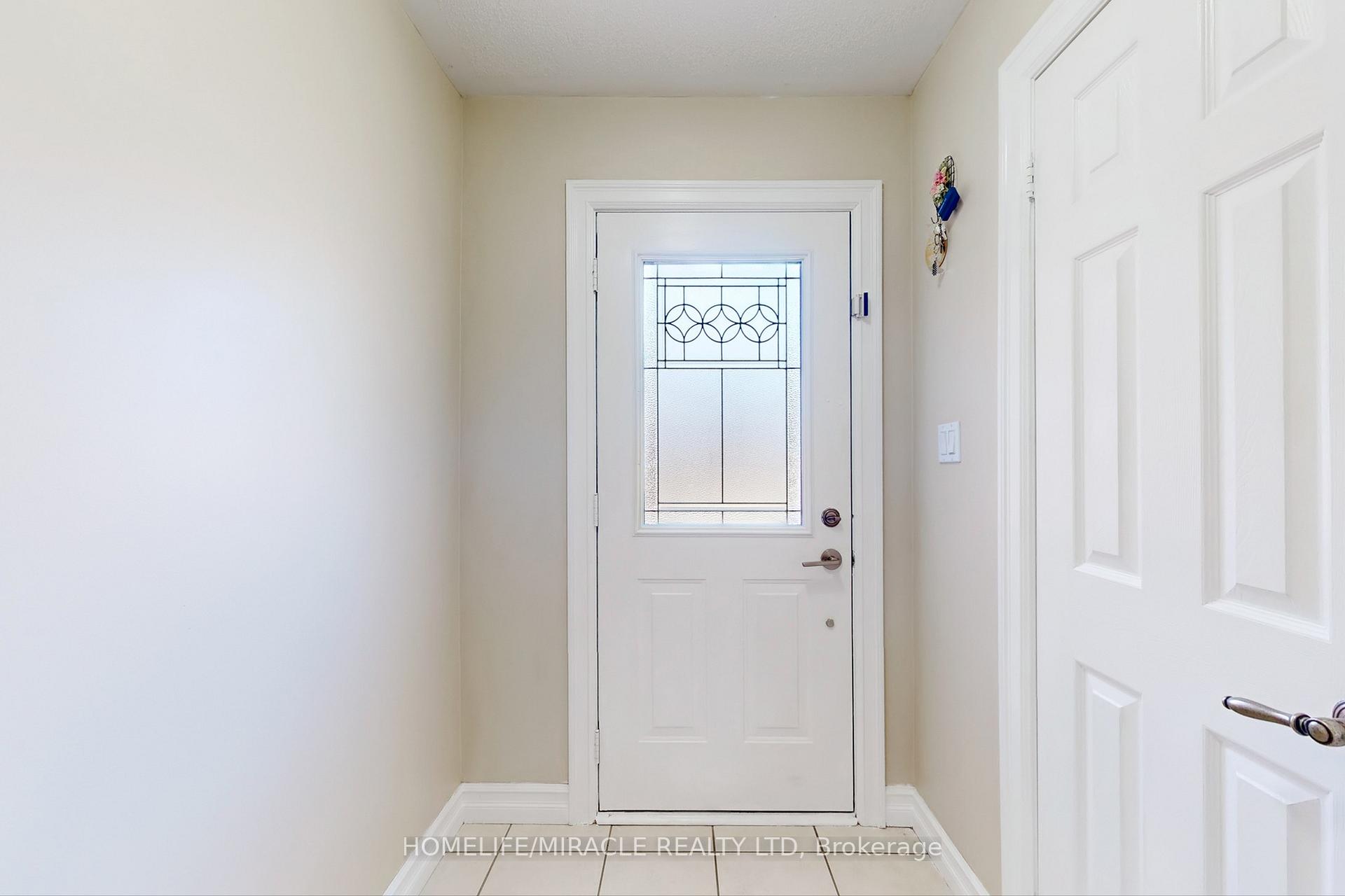 Photo 4 of 1324 Mowat Lane, Milton, Dempsey — HOMEH