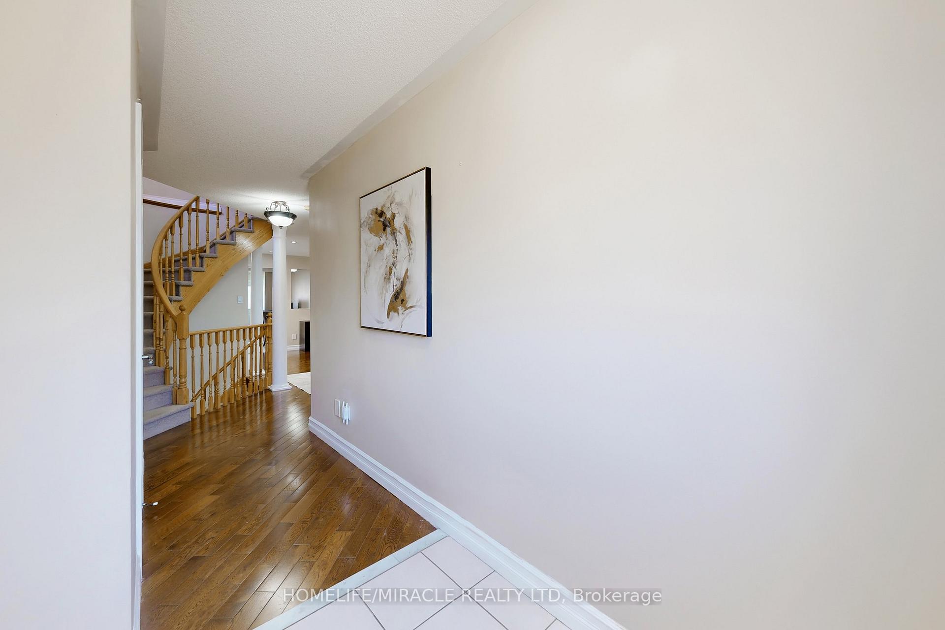 Photo 5 of 1324 Mowat Lane, Milton, Dempsey — HOMEH