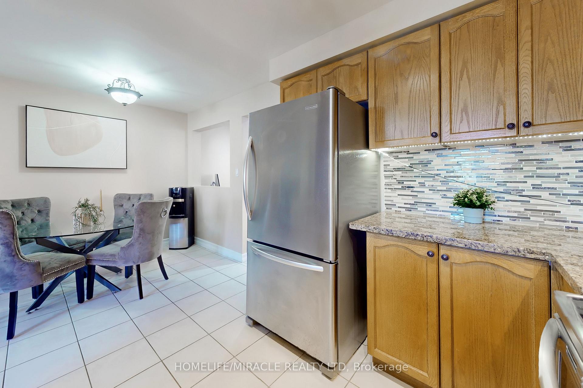 Photo 18 of 1324 Mowat Lane, Milton, Dempsey — HOMEH