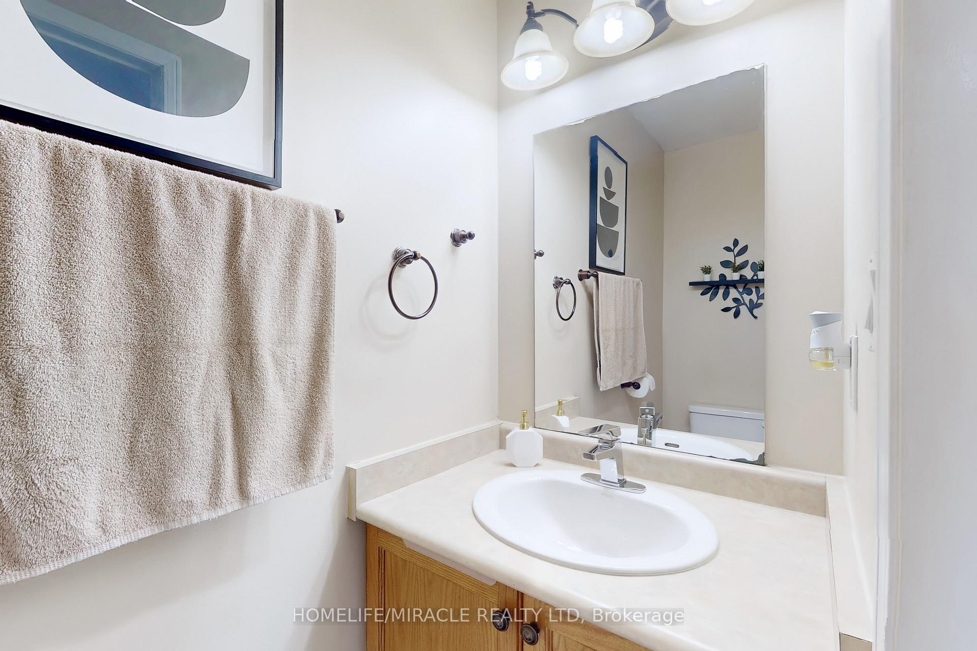 Photo 23 of 1324 Mowat Lane, Milton, Dempsey — HOMEH
