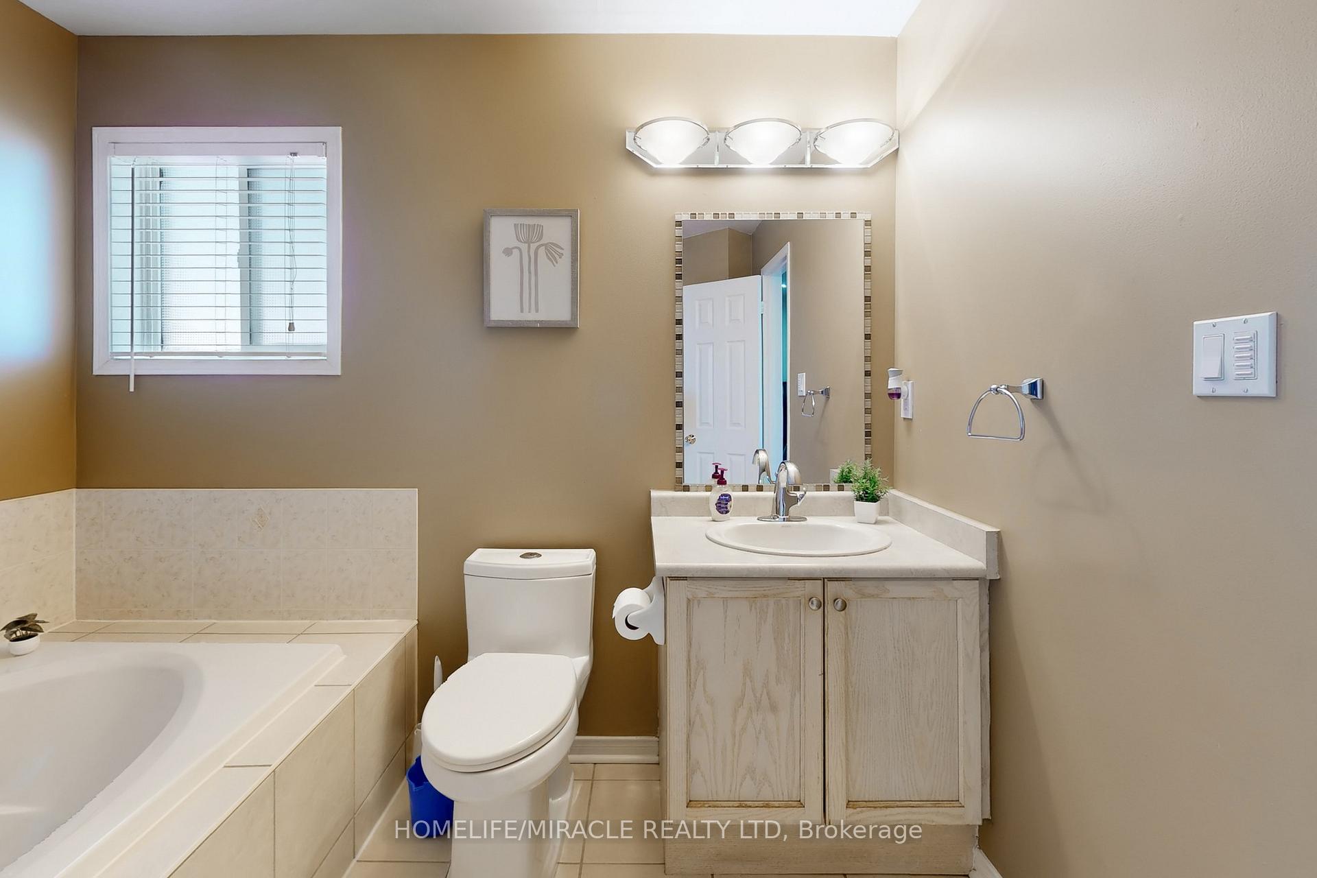 Photo 28 of 1324 Mowat Lane, Milton, Dempsey — HOMEH