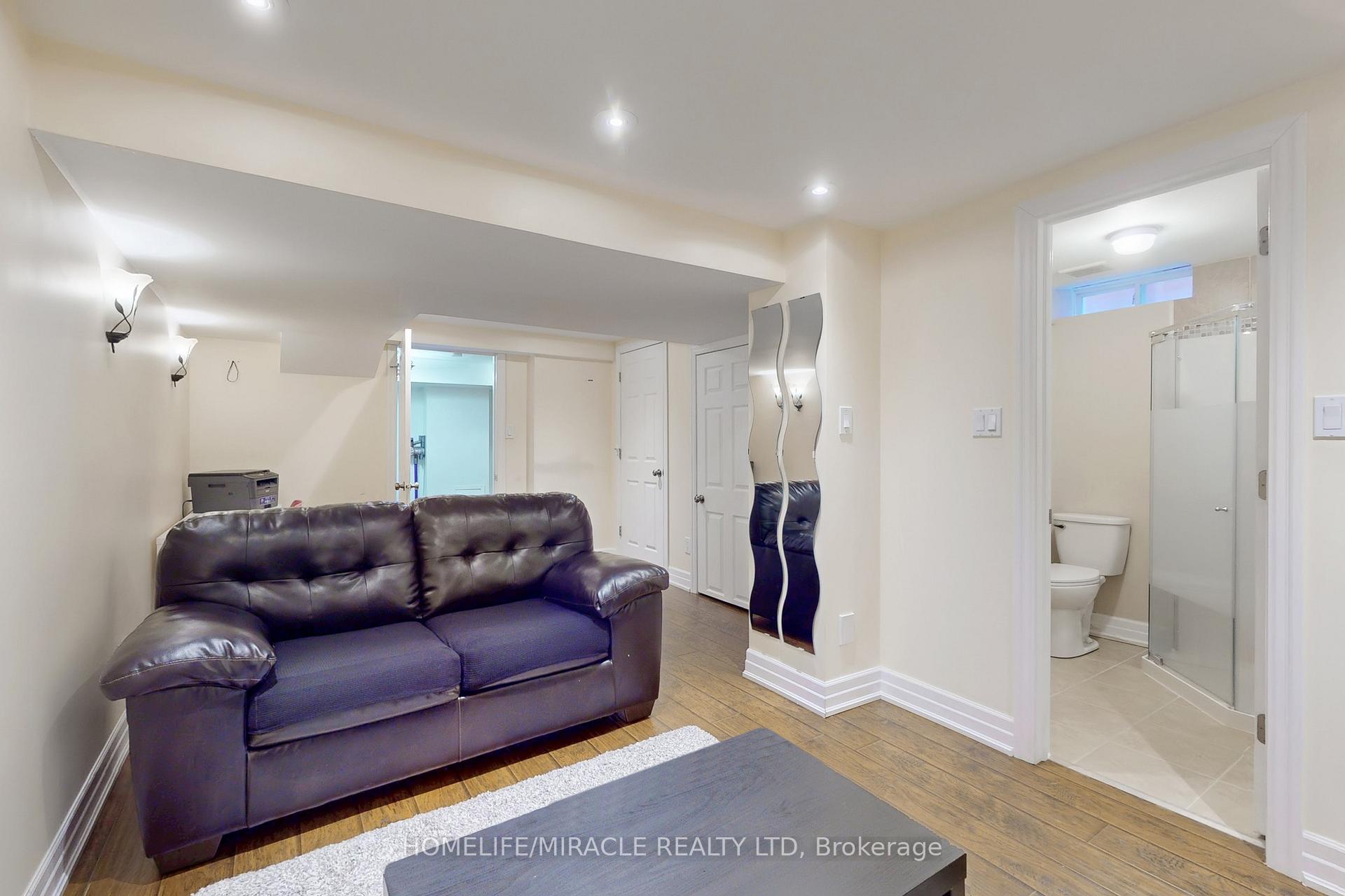 Photo 39 of 1324 Mowat Lane, Milton, Dempsey — HOMEH