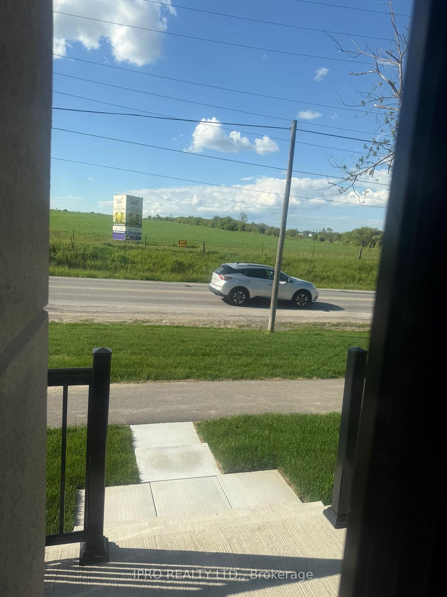 Photo 3 of Unit 20, 817 Conlin Road, Oshawa, Samac — HOMEH