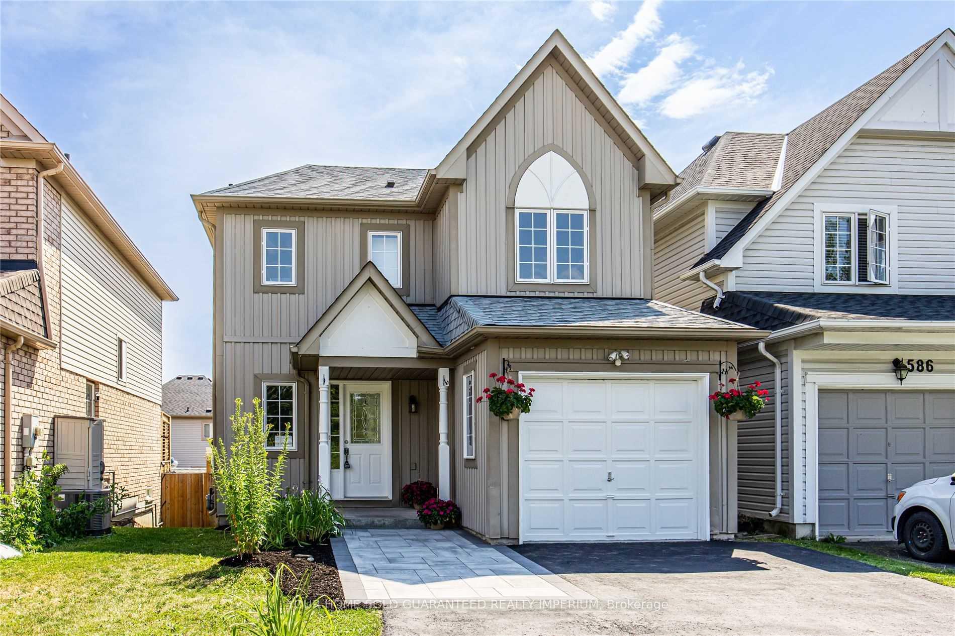 Photo 1 of 582 Brasswinds Trail, Oshawa, Pinecrest — HOMEH