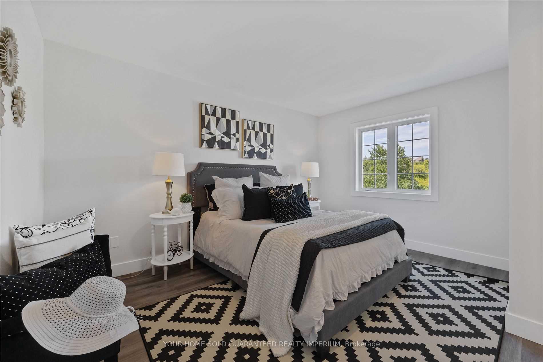 Photo 10 of 582 Brasswinds Trail, Oshawa, Pinecrest — HOMEH