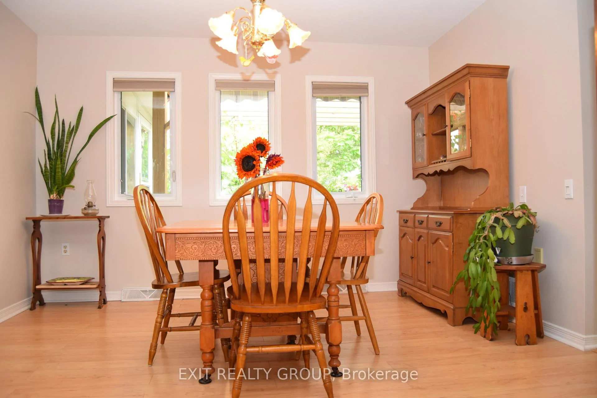 Photo 7 of 9 Empire Boulevard, Prince Edward County, Wellington Ward — HOMEH