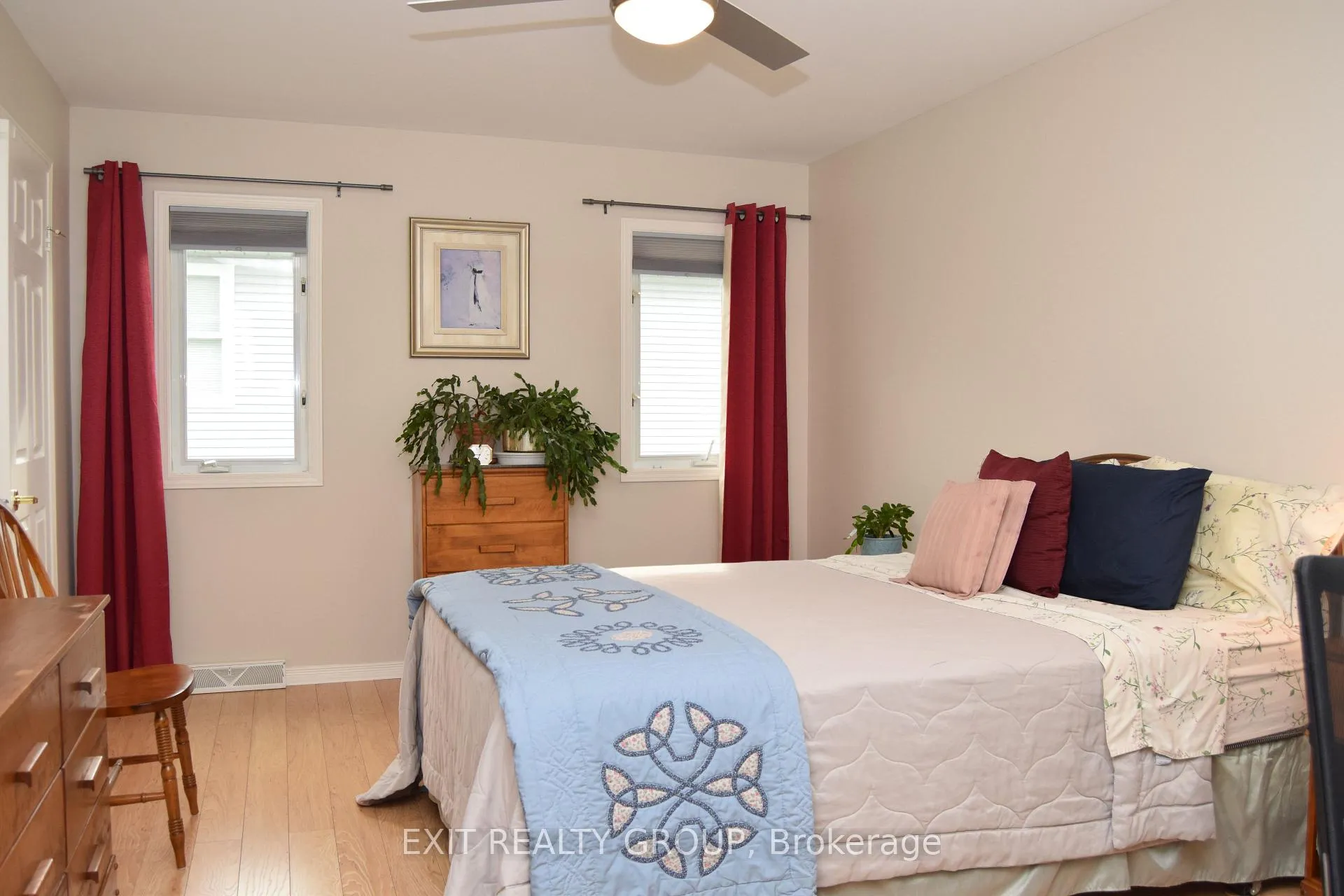 Photo 15 of 9 Empire Boulevard, Prince Edward County, Wellington Ward — HOMEH