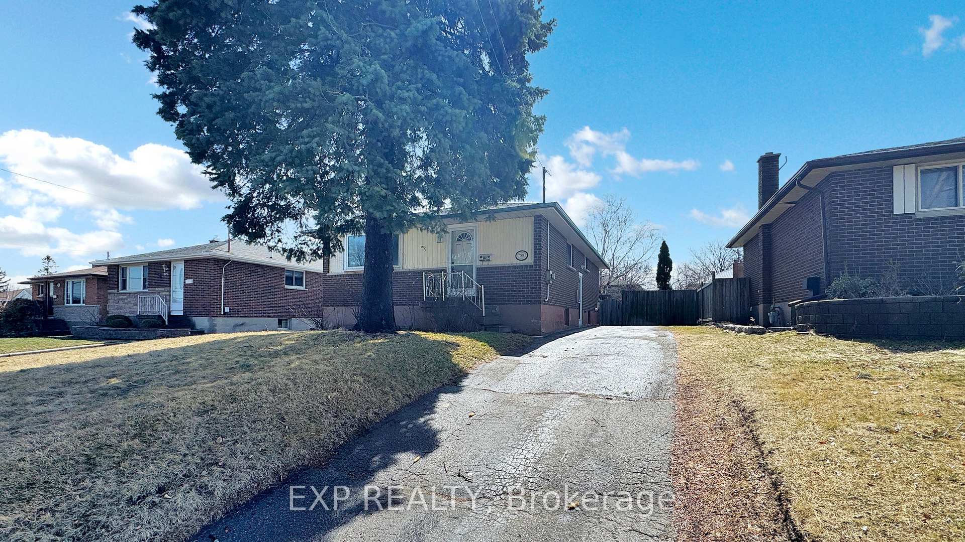 Photo 2 of 769 Olive Avenue, Oshawa, Donevan — HOMEH