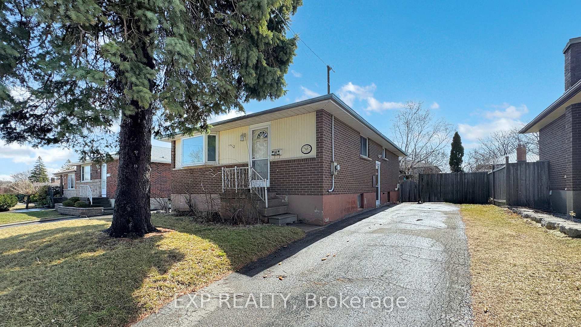 Photo 4 of 769 Olive Avenue, Oshawa, Donevan — HOMEH