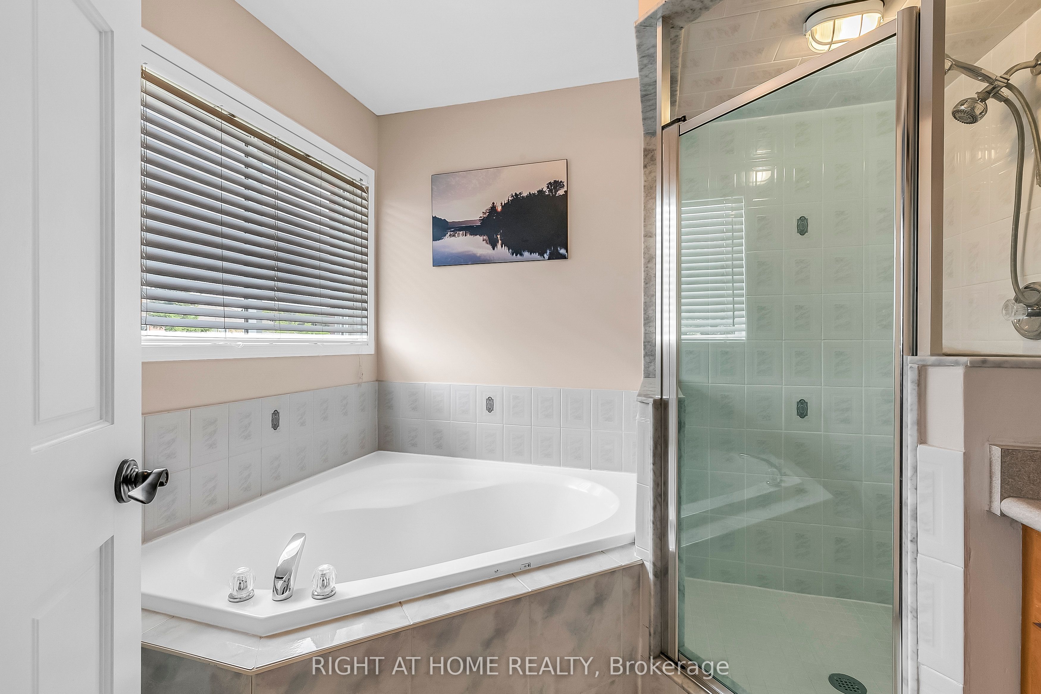 Photo 63 of 1923 Emerald Court, Innisfil, Alcona — HOMEH