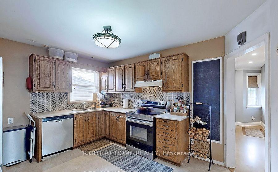 Photo 9 of 89 Chadburn Street, Oshawa, Central — HOMEH