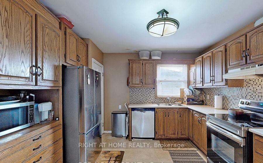 Photo 10 of 89 Chadburn Street, Oshawa, Central — HOMEH