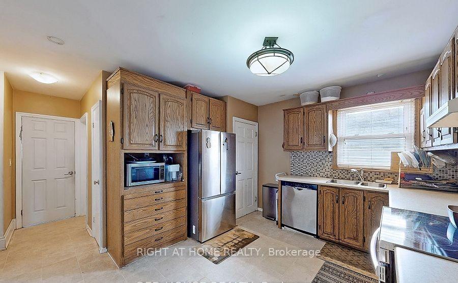 Photo 11 of 89 Chadburn Street, Oshawa, Central — HOMEH