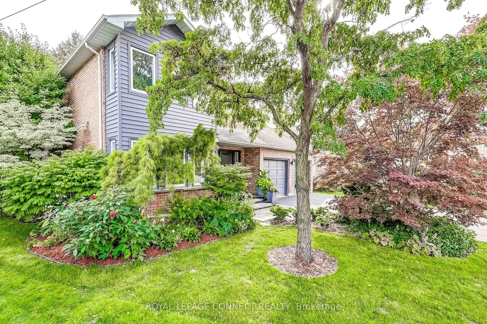 Photo 2 of 545 Charnwood Court, Pickering, Amberlea — HOMEH