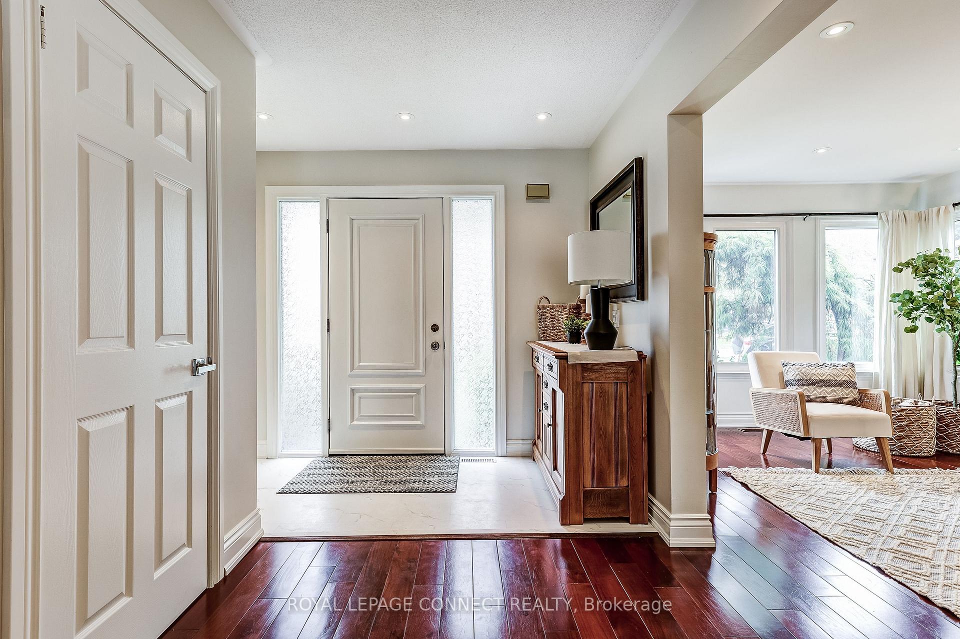 Photo 4 of 545 Charnwood Court, Pickering, Amberlea — HOMEH
