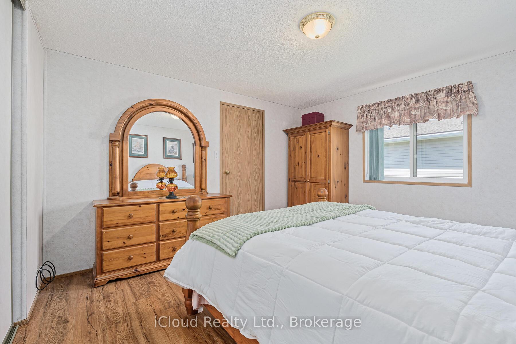 Photo 10 of 2 Trillium Beach Drive, Puslinch, Rural Puslinch East — HOMEH