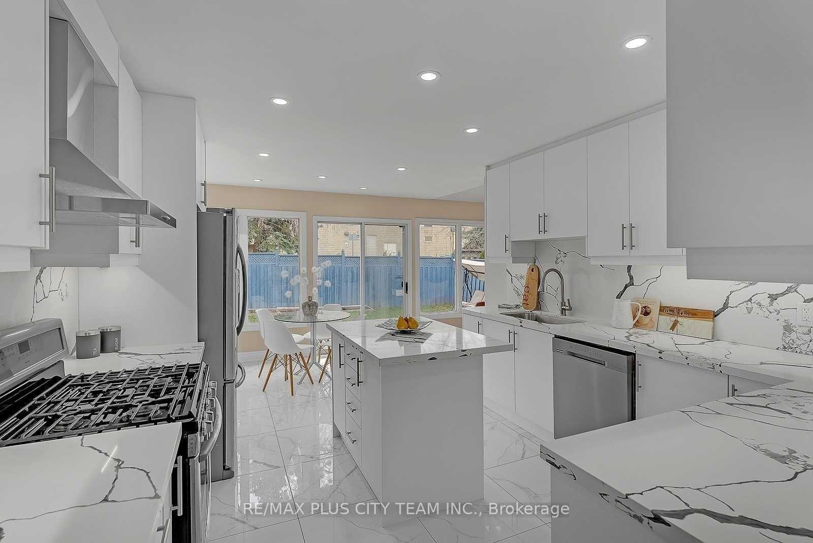 Photo 2 of 1574 Major Oaks Road, Pickering, Brock Ridge — HOMEH