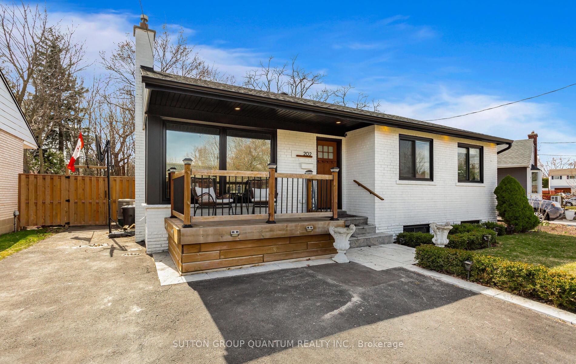 Photo 3 of 202 Riverplace Crescent, Milton, Old Milton — HOMEH