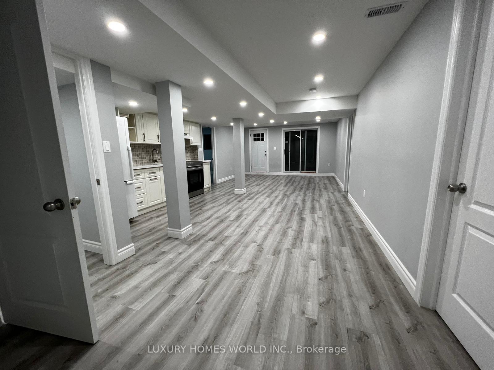 Photo 2 of 2293 Abbott Crescent, Pickering, Brock Ridge — HOMEH