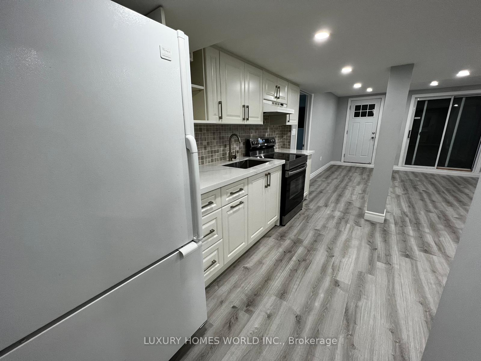 Photo 3 of 2293 Abbott Crescent, Pickering, Brock Ridge — HOMEH