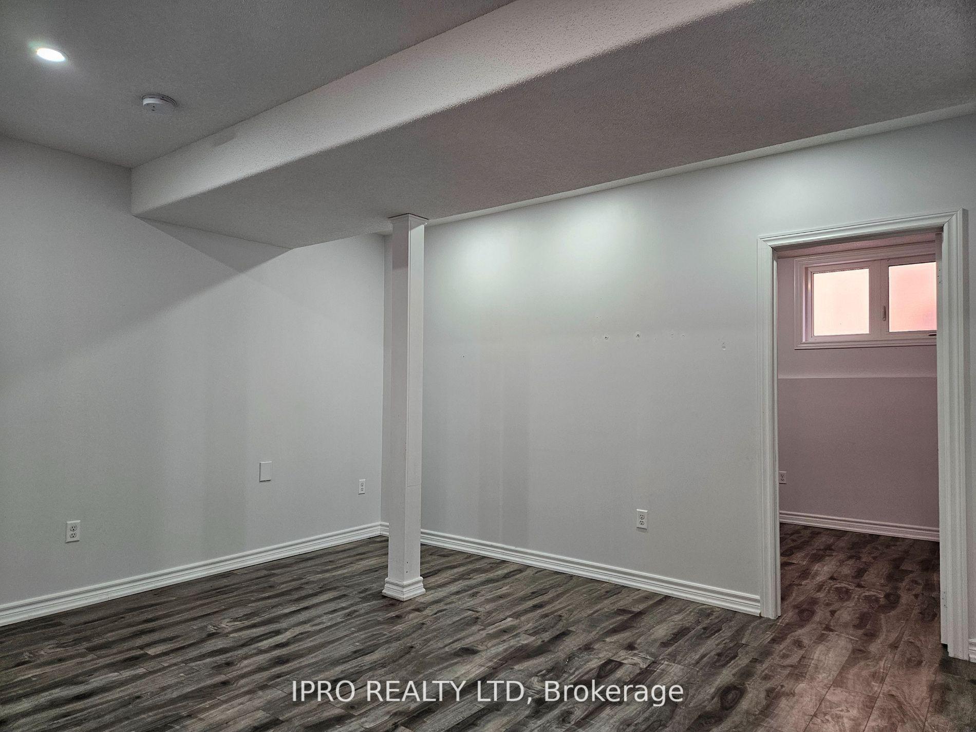 Photo 5 of 2373 Dress Circle Crescent, Oshawa, Windfields — HOMEH