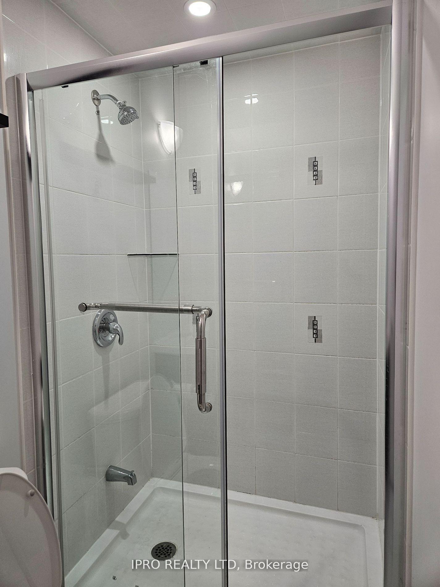 Photo 9 of 2373 Dress Circle Crescent, Oshawa, Windfields — HOMEH