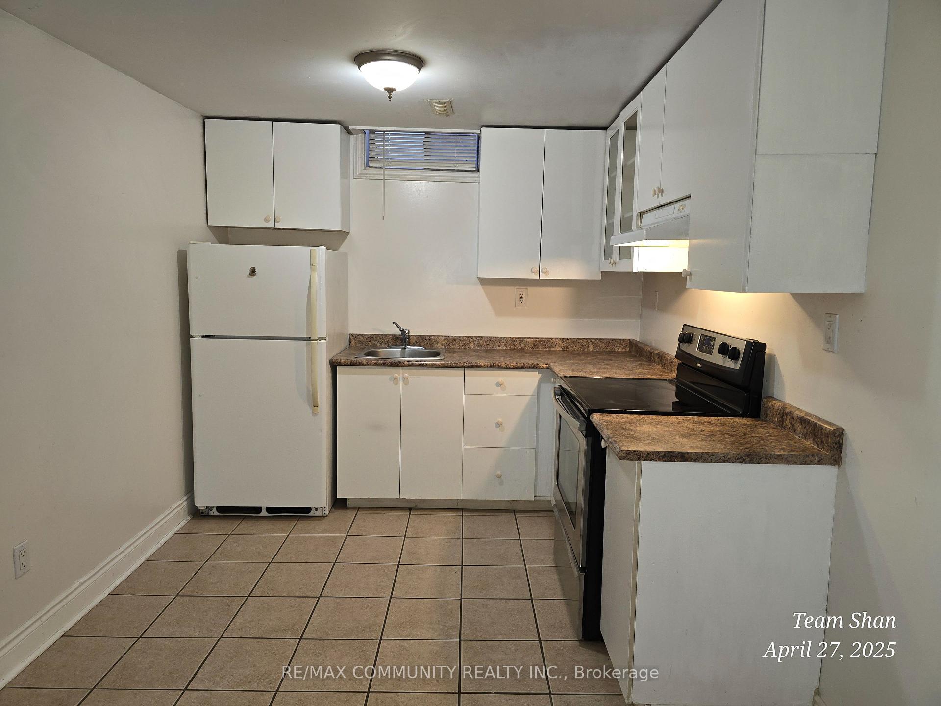 Photo 5 of 2386 Denvale Drive, Pickering, Brock Ridge — HOMEH