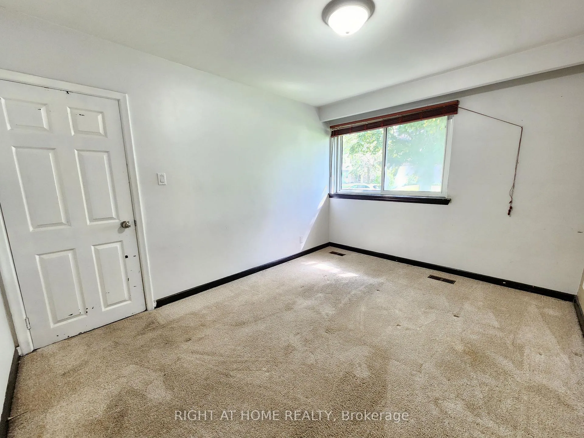 Photo 6 of 332 Viewmount Street, Oshawa, Donevan — HOMEH