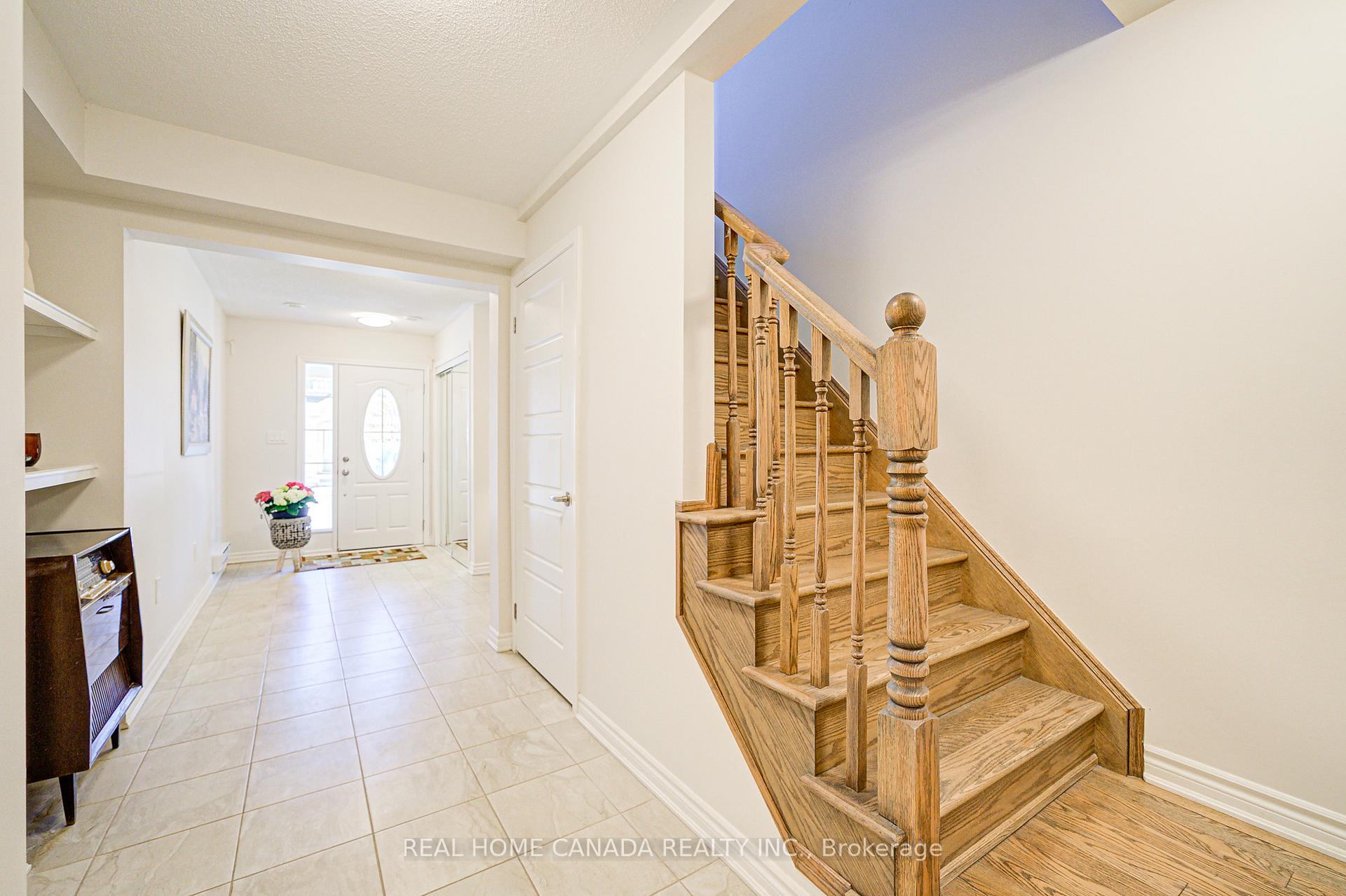 Photo 6 of 115 Bond Head Court, Milton, Ford — HOMEH