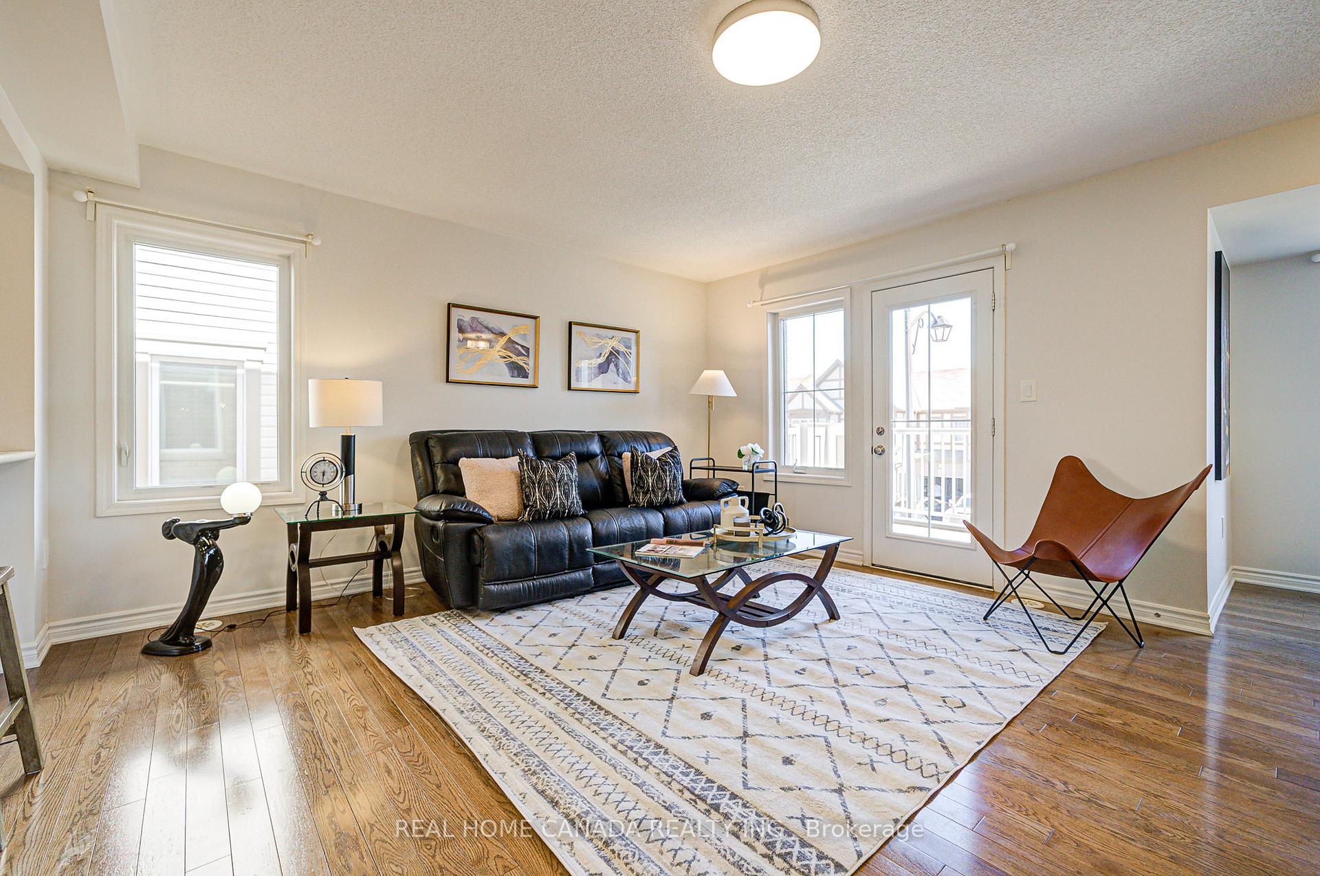 Photo 10 of 115 Bond Head Court, Milton, Ford — HOMEH