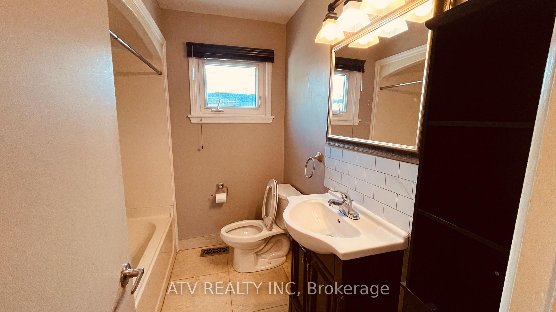 Photo 14 of Unit Main Fl, 229 Wilson Road N, Oshawa, Eastdale — HOMEH