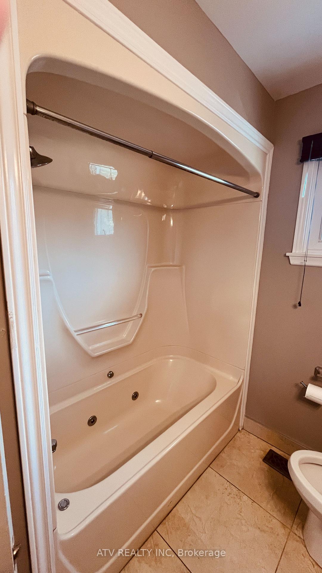 Photo 15 of Unit Main Fl, 229 Wilson Road N, Oshawa, Eastdale — HOMEH