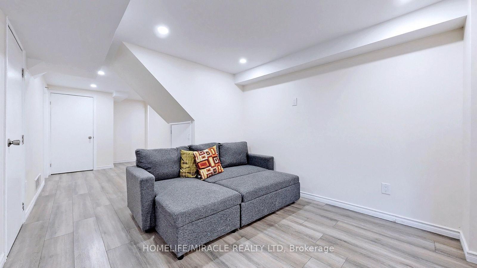 Photo 9 of 1636 A Melman Street, Pickering, Brock Ridge — HOMEH