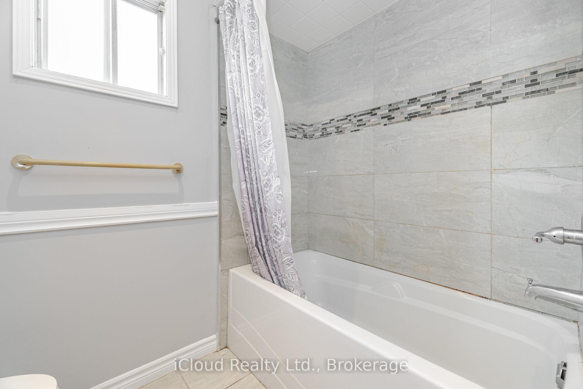 Photo 32 of 2015 Shay Drive, Pickering, Brock Ridge — HOMEH