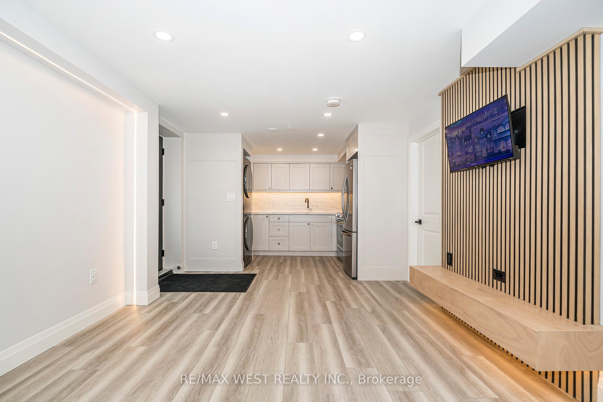 Photo 3 of Unit Basement, 1052 Moorelands Crescent, Pickering, Rosebank — HOMEH