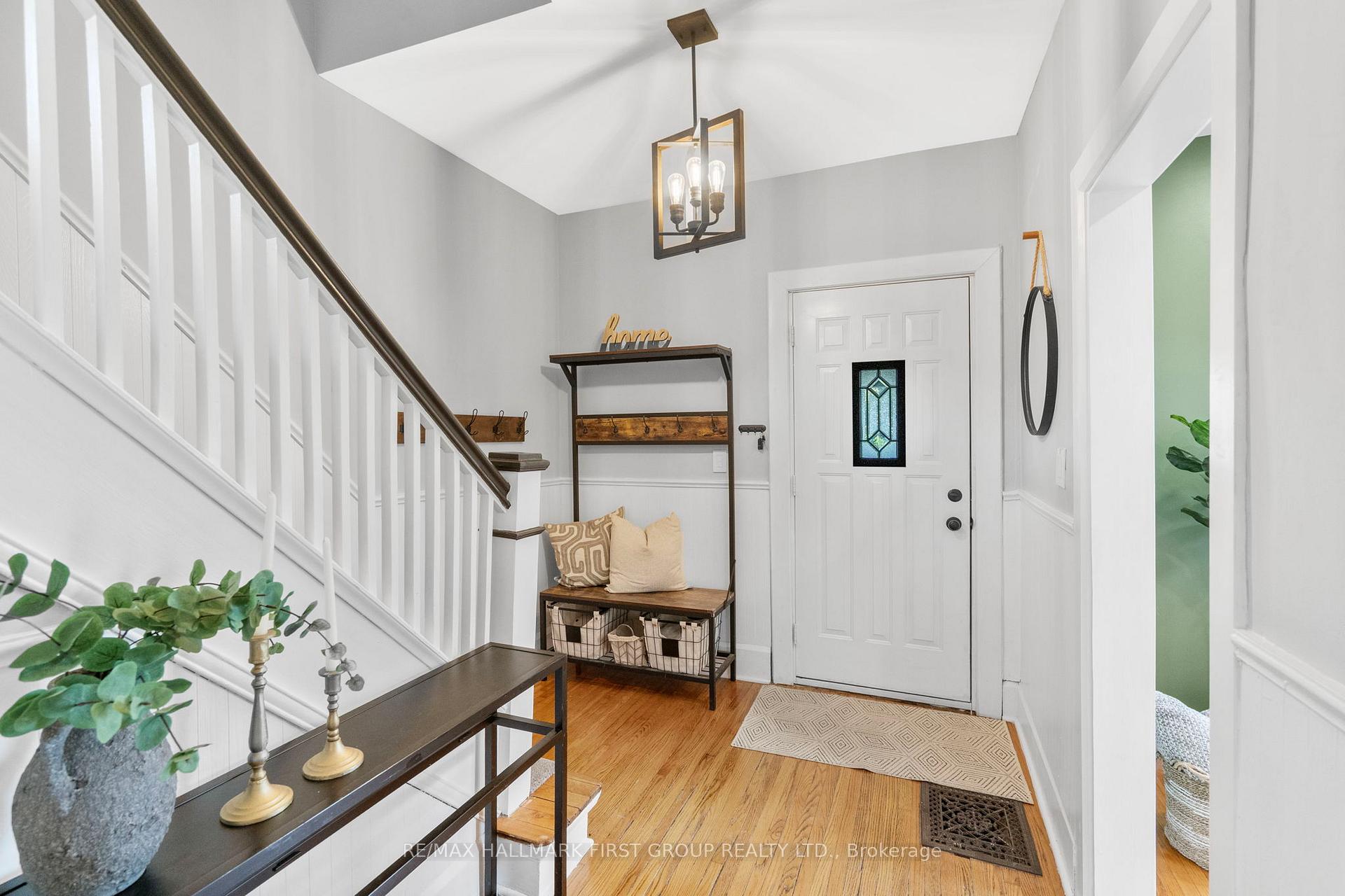 Photo 3 of 104 Gladstone Avenue, Oshawa, McLaughlin — HOMEH