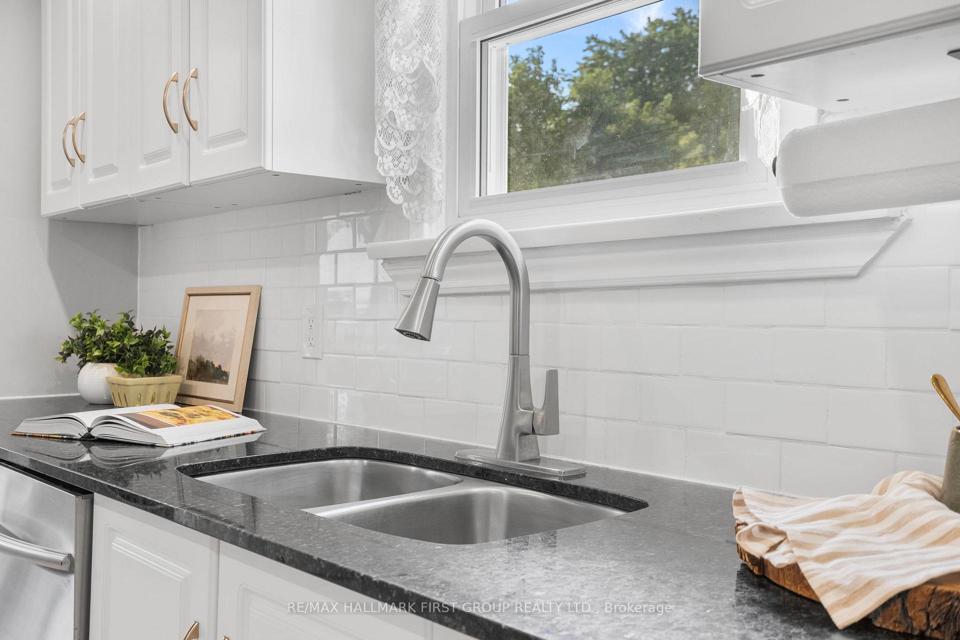 Photo 15 of 104 Gladstone Avenue, Oshawa, McLaughlin — HOMEH