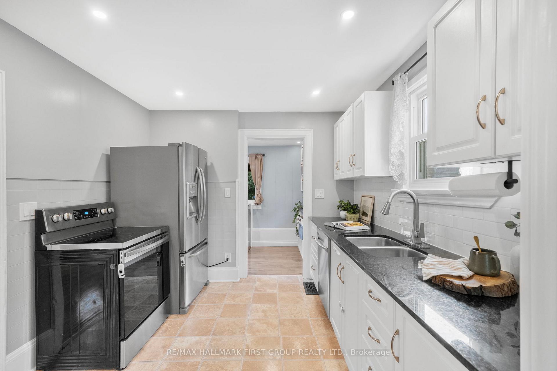 Photo 17 of 104 Gladstone Avenue, Oshawa, McLaughlin — HOMEH