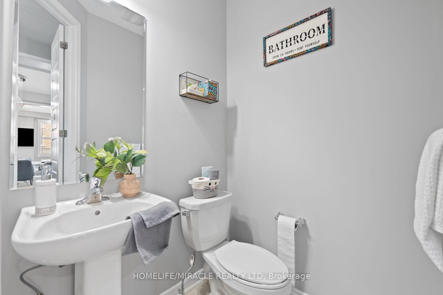 Photo 8 of 656 Kennedy Circle W, Milton, Cobban — HOMEH