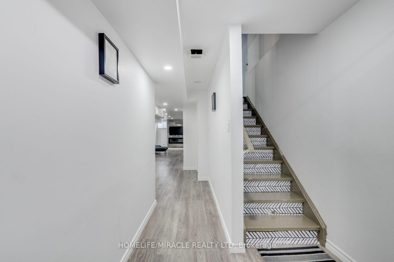 Photo 34 of 656 Kennedy Circle W, Milton, Cobban — HOMEH